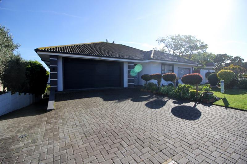 5 Bedroom Property for Sale in Reebok Western Cape